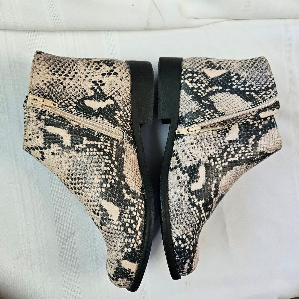 Women's Time and Tru Reptile Goth Exotic Ankle Booties 8.5 Wide